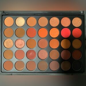 Morphe 35O2 eyeshadow palette